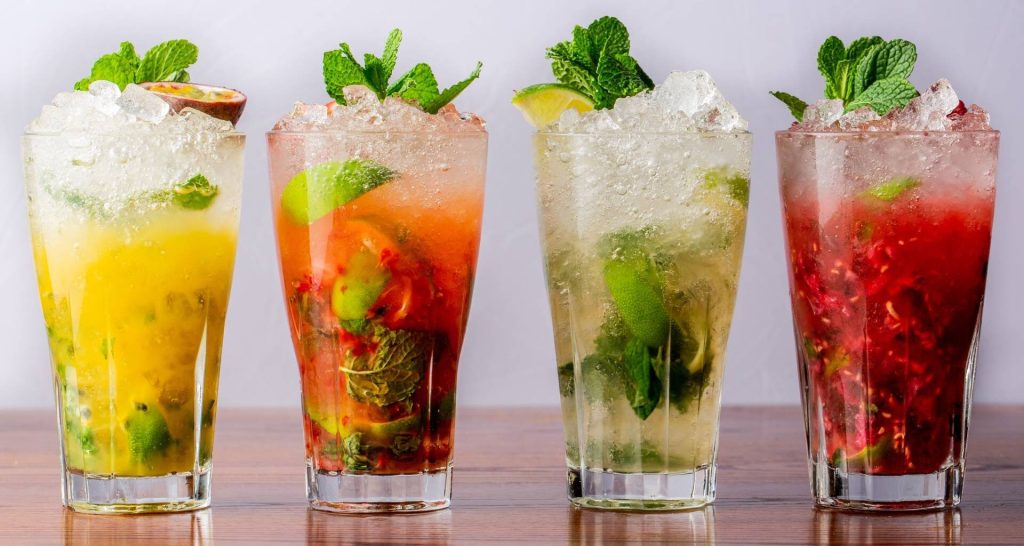 Cócteles en El Cubo Libre - Mojitos